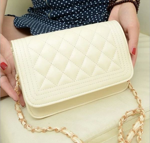 High Quality women's Brand Letter Caviar leather Handbag single Flap Bag Fashion Shoulder Bags Plaid Chain Bag with gold hardware
High Quality women's Brand Letter Caviar leather Handbag single Flap Bag Fashion Shoulder Bags Plaid Chain Bag with gold hardware