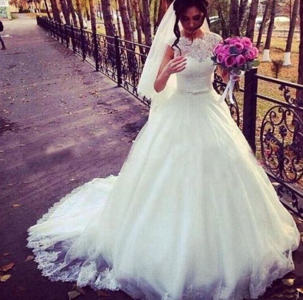 chapel train white wedding dresses with appliques sash bridal dress with lace applique in stock
chapel train white wedding dresses with appliques sash bridal dress with lace applique in stock