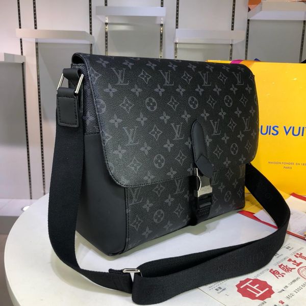 classic buckle design shoulder bags for men canvas real leather pvc shoulder crossbody messenger bag for man size:38.0x31.0x12.0cm
classic buckle design shoulder bags for men canvas real leather pvc shoulder crossbody messenger bag for man size:38.0x31.0x12.0cm