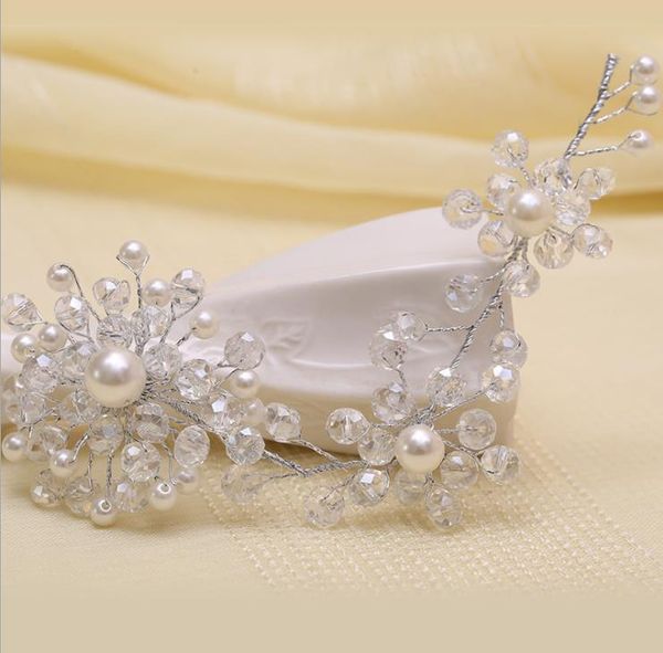 bridal ornaments, pearls, flower heads, combs, wedding gowns, hair accessories, Silver
bridal ornaments, pearls, flower heads, combs, wedding gowns, hair accessories, Silver