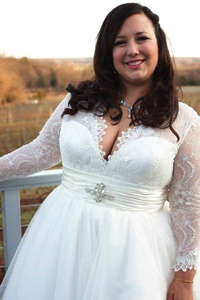 plus size wedding dresses long sleeve v neck crystals waistband a line floor length vintage elegant bridal gowns custom made, White
plus size wedding dresses long sleeve v neck crystals waistband a line floor length vintage elegant bridal gowns custom made, White