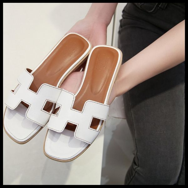 Slippers female fashion in the summer of leisure wear shoes with flat sole diamond cool outside one word beach slippers
Slippers female fashion in the summer of leisure wear shoes with flat sole diamond cool outside one word beach slippers