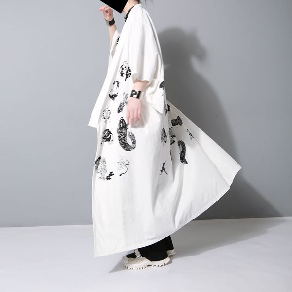 2017 spring and summer tide brand japanese style and wind printing loose robe coat men women with the same paragraph 2 color, Tan;black
2017 spring and summer tide brand japanese style and wind printing loose robe coat men women with the same paragraph 2 color, Tan;black