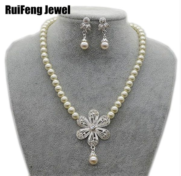 ivory glass pearl flower bridal necklace and stud earrings jewelry set, Slivery;golden
ivory glass pearl flower bridal necklace and stud earrings jewelry set, Slivery;golden
