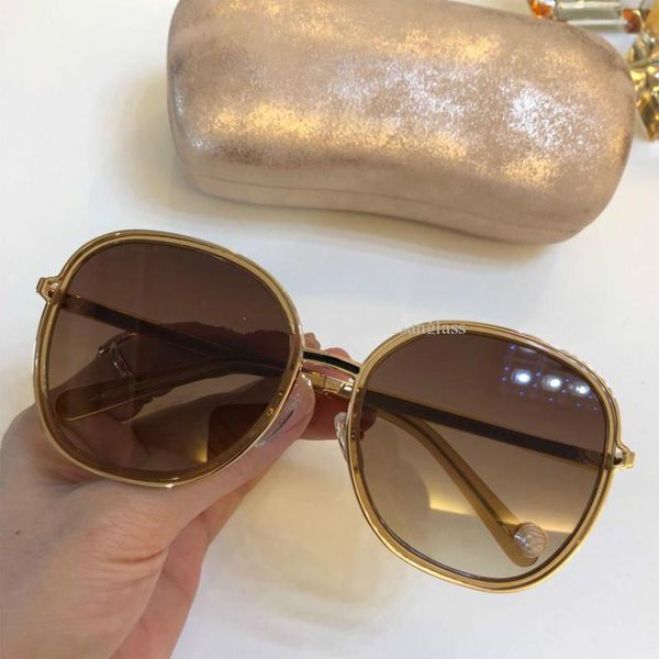 5077 sunglasses with stamps for women design popular fashion 5077 uv protection lens come with case, White;black
5077 sunglasses with stamps for women design popular fashion 5077 uv protection lens come with case, White;black