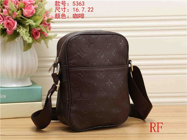 2018 luxury V brand new design fashion men's high quality shoulder bag ladies Messenger bag camera bag
2018 luxury V brand new design fashion men's high quality shoulder bag ladies Messenger bag camera bag