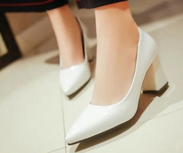 send 2018 autumn high heel shoes women coarse heel shallow mouth pointed end wedding shoes, Black
send 2018 autumn high heel shoes women coarse heel shallow mouth pointed end wedding shoes, Black