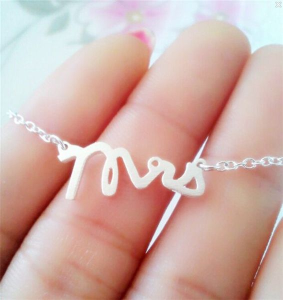 10pcs gold/silver tiny love mrs letter necklace mrs simple dainty stamped word initial madam necklace jewelry for ladies
10pcs gold/silver tiny love mrs letter necklace mrs simple dainty stamped word initial madam necklace jewelry for ladies
