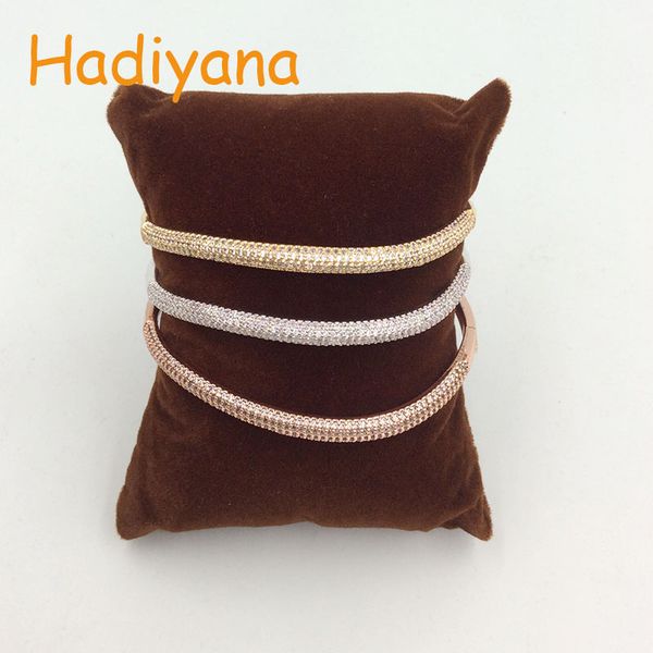 hadiyana cubic zirconia open size wave shape fashion bangles gift for women trendy lovely classic design rose gold sz047, White
hadiyana cubic zirconia open size wave shape fashion bangles gift for women trendy lovely classic design rose gold sz047, White