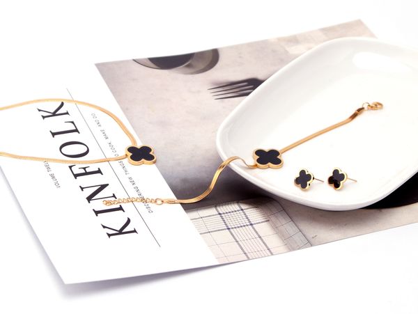 New Fashion Stainless Steel Clover Jewelry Set High Quality Four Leaf Clover Necklace Bracelet Stud Set For Women Gift Free Shipping
New Fashion Stainless Steel Clover Jewelry Set High Quality Four Leaf Clover Necklace Bracelet Stud Set For Women Gift Free Shipping