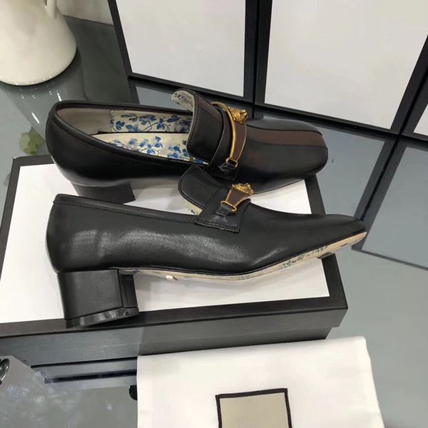 2018 spring summer shoes women black white genuine leather med heels metallic chain decor brand design pumps sapato feminino 
2018 spring summer shoes women black white genuine leather med heels metallic chain decor brand design pumps sapato feminino