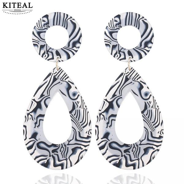 4 colors vintage maiden earrings waterdrop acetic acid flower pattern acrylic earing jewelry accessories, Silver
4 colors vintage maiden earrings waterdrop acetic acid flower pattern acrylic earing jewelry accessories, Silver