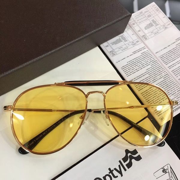 new fashion women sunglasses 05361 men sunglasses simple and generous men sun glasses outdoor uv400 protection eyewear with case, White;black
new fashion women sunglasses 05361 men sunglasses simple and generous men sun glasses outdoor uv400 protection eyewear with case, White;black