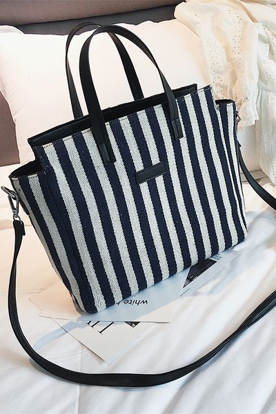 new striped fashion versatile shoulder messenger bag female casual large capacity hit color portable tote bag
new striped fashion versatile shoulder messenger bag female casual large capacity hit color portable tote bag