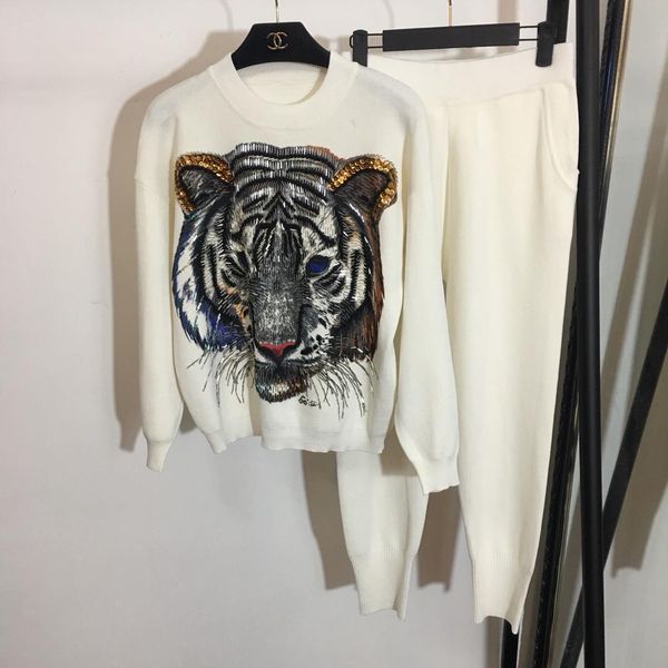 designer 2018 black/white/gray tiger sequins beads pullovers and long pants brand same style2 pieces sets for womens and mens 837899, White;black
designer 2018 black/white/gray tiger sequins beads pullovers and long pants brand same style2 pieces sets for womens and mens 837899, White;black