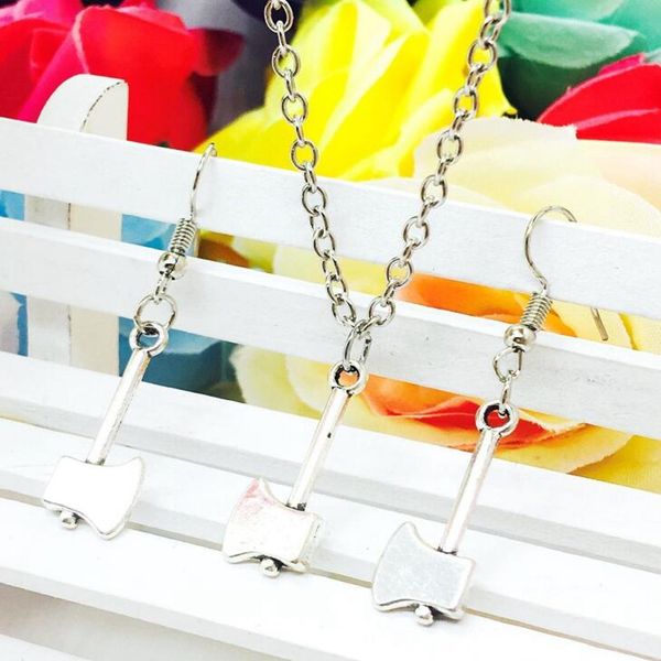 2018 новый горячий популярный античный серебряный инструмент топор очарование кулон ожерелье серьги набор мода творческий женщины ювелирные, Silver
2018 новый горячий популярный античный серебряный инструмент топор очарование кулон ожерелье серьги набор мода творческий женщины ювелирные, Silver