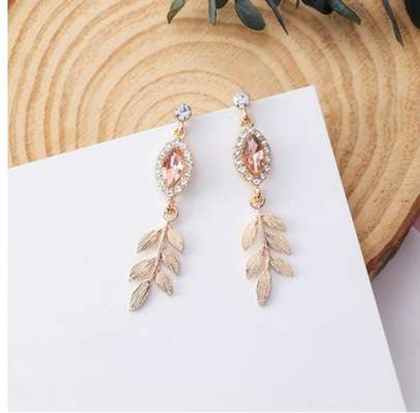 shiny crystal rhinestone leaf long drop dangle earrings new design fashion statement jewelry for women gift brincos 6a1023, Golden
shiny crystal rhinestone leaf long drop dangle earrings new design fashion statement jewelry for women gift brincos 6a1023, Golden