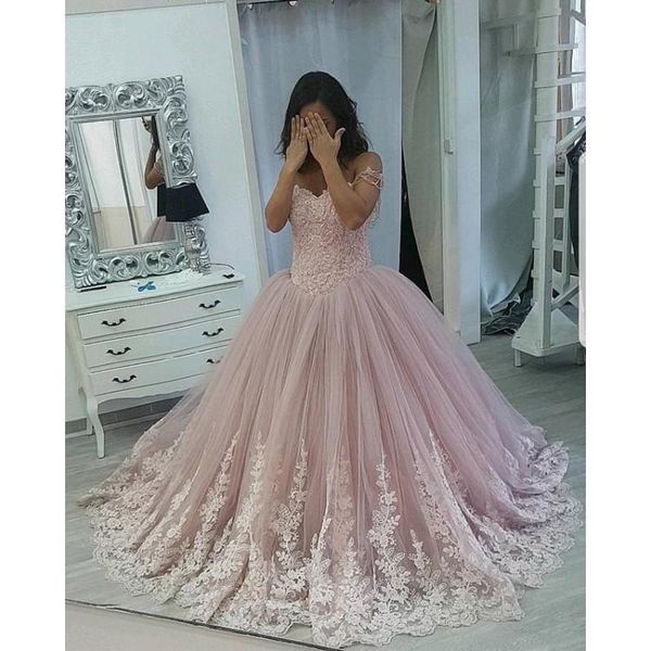 Gorgeous Pink Ball Gown Quinceanera Dresses Off The Shoulder Capped Sleeves Lace Appliques Sweet 16 Dresses Prom Dresses
Gorgeous Pink Ball Gown Quinceanera Dresses Off The Shoulder Capped Sleeves Lace Appliques Sweet 16 Dresses Prom Dresses