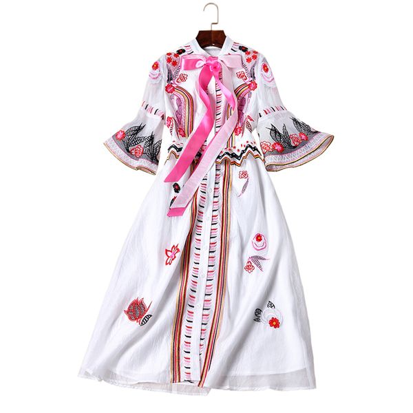 2018 designer new spring summer european high-end women's runway folk style embroidery slim waist flare sleeve fashion dress, White;black
2018 designer new spring summer european high-end women's runway folk style embroidery slim waist flare sleeve fashion dress, White;black