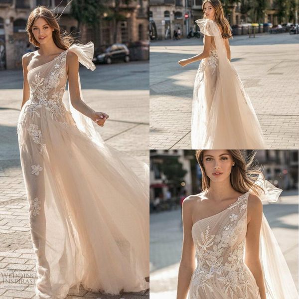 muse по берта 2019 пляж свадебные платья одно плечо кружева аппликации развертки поезд шариков backless boho свадебные платья плюс размер св, White 
muse по берта 2019 пляж свадебные платья одно плечо кружева аппликации развертки поезд шариков backless boho свадебные платья плюс размер св, White