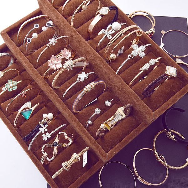 Фантастические мульти дизайны Смешанный браслет Титановые стальные пряди Розовое золото Позолоченные браслеты для женщин Женские украшения как подарки
Фантастические мульти дизайны Смешанный браслет Титановые стальные пряди Розовое золото Позолоченные браслеты для женщин Женские украшения как подарки