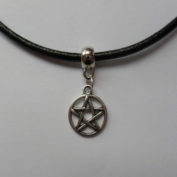 горячий сплав древний серебряный пентаграмма звезда очарование кулон 45 + 5 см кожаный веревка ключицы ожерелье женщины ювелирные изделия ак, Silver
горячий сплав древний серебряный пентаграмма звезда очарование кулон 45 + 5 см кожаный веревка ключицы ожерелье женщины ювелирные изделия ак, Silver