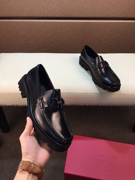 New Men's Genuine Leather Business Dress Shoes Luxury Brand Designer Groom Wedding Flats Brogue Oxfords Size 38-44
New Men's Genuine Leather Business Dress Shoes Luxury Brand Designer Groom Wedding Flats Brogue Oxfords Size 38-44