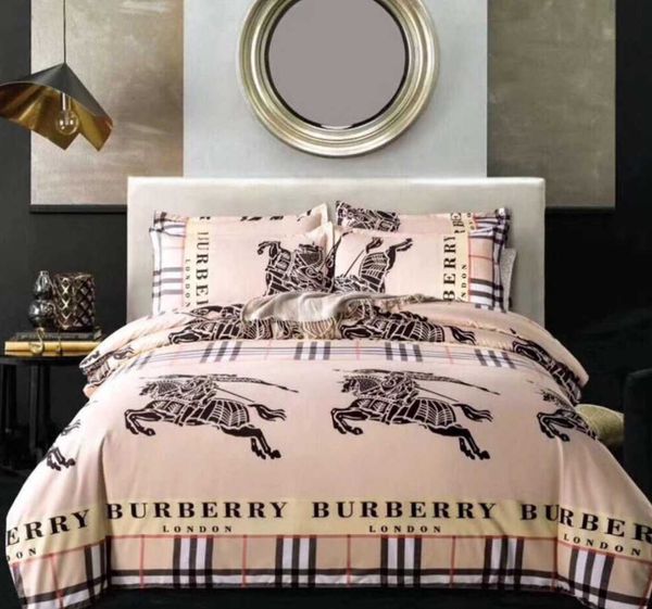 luxury Brand BBR Bedding Set England style Print Duvet Cover Set Fashion Bedclothes with Pillowcase Bed Home Textiles
luxury Brand BBR Bedding Set England style Print Duvet Cover Set Fashion Bedclothes with Pillowcase Bed Home Textiles