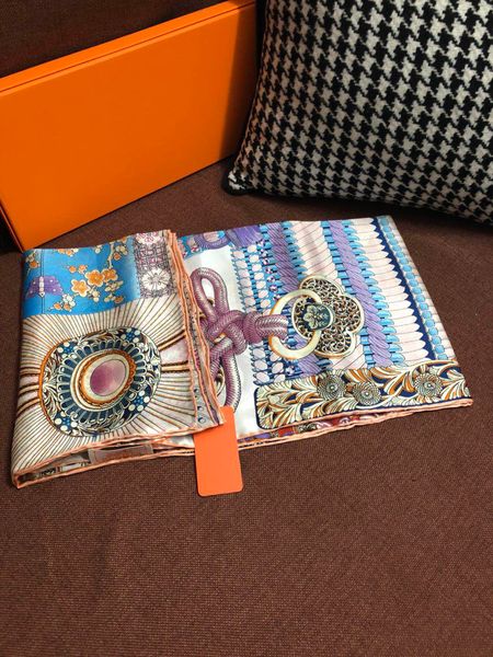 2018brand new spring and autumn wolmen's 100% silk square scarf 110cm*110cm print the pattern design good material for lady, Blue;gray
2018brand new spring and autumn wolmen's 100% silk square scarf 110cm*110cm print the pattern design good material for lady, Blue;gray