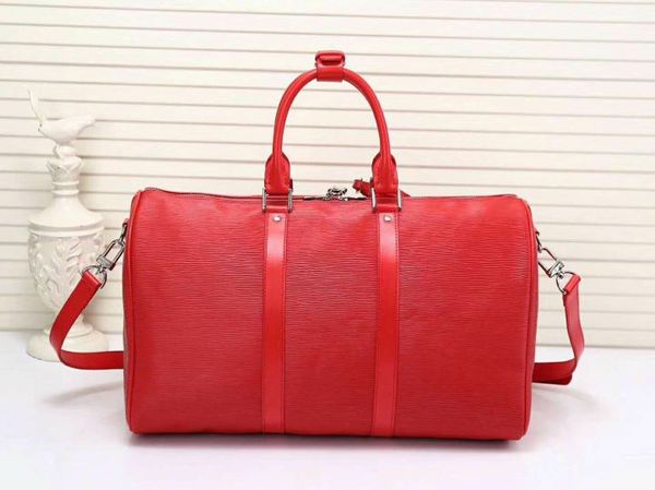 Wholesale and retail sports outdoor travel bag, leather material, 45 cm long, 20 cm wide, 27 cm high, free delivery.
Wholesale and retail sports outdoor travel bag, leather material, 45 cm long, 20 cm wide, 27 cm high, free delivery.