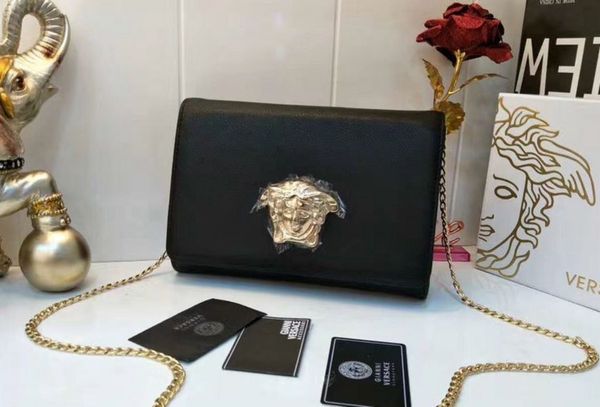 2018 women imple and generou fa hion genuine leather diamond co metic ca e chain ingle houlder handbag
2018 women imple and generou fa hion genuine leather diamond co metic ca e chain ingle houlder handbag