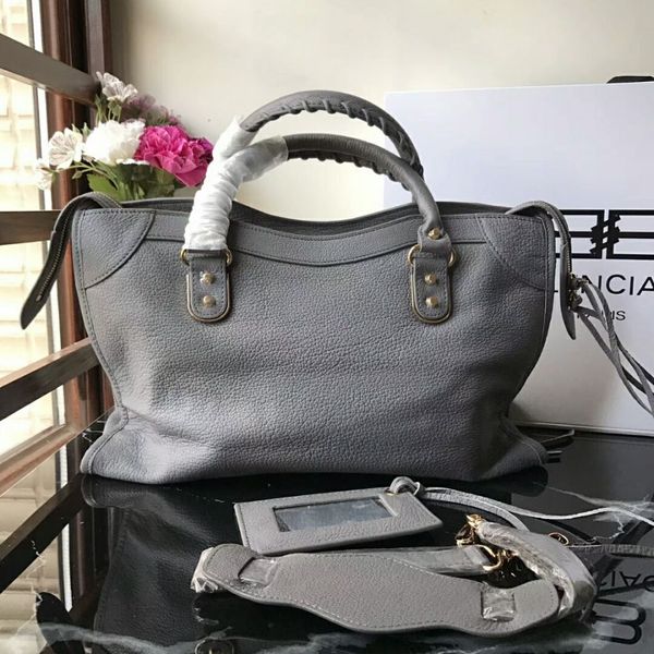 De igner handbag women new fa hion brand large capacity reallyleather houlder me enger bag lei ure handbag bag ladie tote
De igner handbag women new fa hion brand large capacity reallyleather houlder me enger bag lei ure handbag bag ladie tote