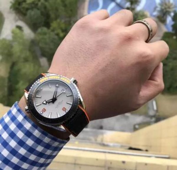 2019 luxury professional 600m james bond 007 watch master co-axial automatic movment stainless canvas strap sport mens watches wristwatch, Slivery;brown
2019 luxury professional 600m james bond 007 watch master co-axial automatic movment stainless canvas strap sport mens watches wristwatch, Slivery;brown