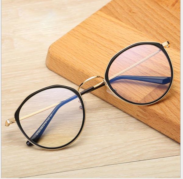 retro lenses, optical frames, men and women can be matched with myopia, White;black
retro lenses, optical frames, men and women can be matched with myopia, White;black