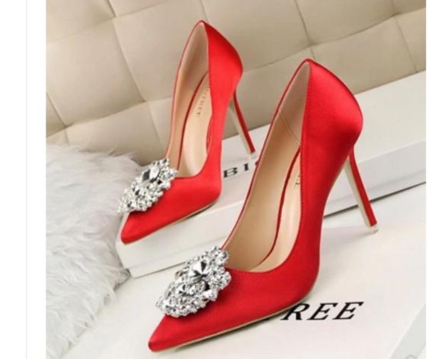 send korean woman shoes fine heel high heel shallow mouth pointed end single shoes, Black
send korean woman shoes fine heel high heel shallow mouth pointed end single shoes, Black