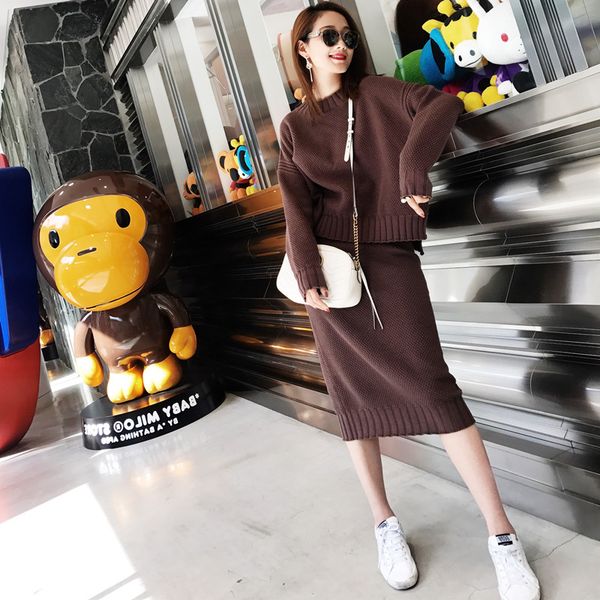 2018 spring women's large size sweater +knitting pencil skirt suits female plus size knitted crop with skirts 2 piece sets, Gray
2018 spring women's large size sweater +knitting pencil skirt suits female plus size knitted crop with skirts 2 piece sets, Gray