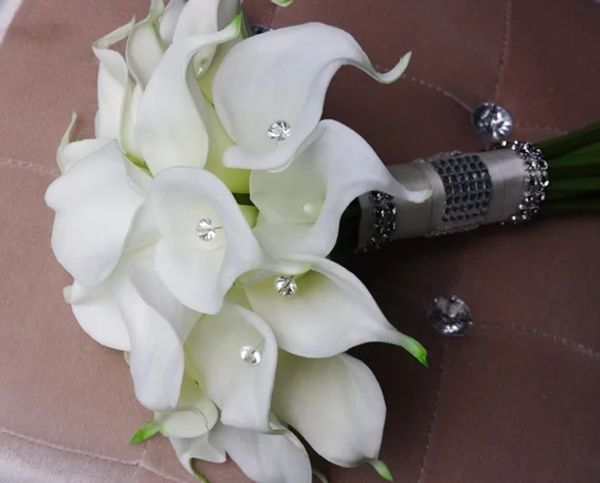 white calla lilies bridal bouquet silk flowers wedding bouquet natural touch with crystals bridesmaid flower
white calla lilies bridal bouquet silk flowers wedding bouquet natural touch with crystals bridesmaid flower