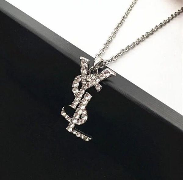 Оптовая Марка Letters Ys Подвеска ожерелья Bling Bling Rhinestone Кристалл Letters цепи свитера Жен
Оптовая Марка Letters Ys Подвеска ожерелья Bling Bling Rhinestone Кристалл Letters цепи свитера Жен