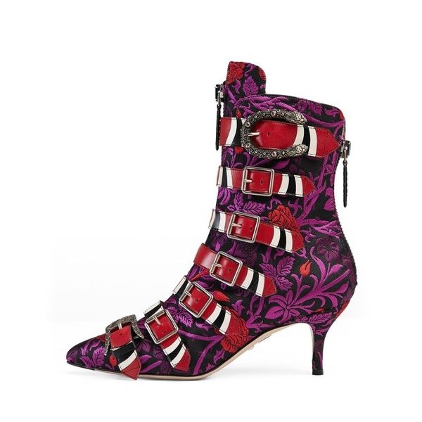 new european catwalk models with leather buckle boots take the snake to spend one hundred foreign trade with pointed martin boots large size, Black
new european catwalk models with leather buckle boots take the snake to spend one hundred foreign trade with pointed martin boots large size, Black