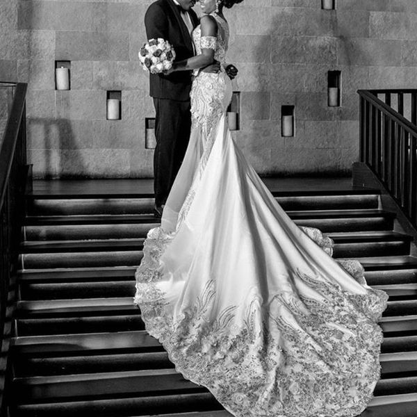 stunning african mermaid wedding dresses beads lace appliques embroidery 3d florals wedding gowns glamorous short sleeve long bridal dresses, White
stunning african mermaid wedding dresses beads lace appliques embroidery 3d florals wedding gowns glamorous short sleeve long bridal dresses, White