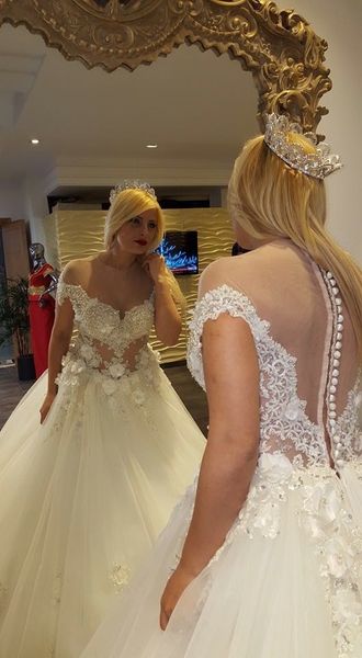 vintage long lace a-line beaded v-neck wedding dresses women white muslim sweetheart bridal gown cap sleeve dubai wedding gowns
vintage long lace a-line beaded v-neck wedding dresses women white muslim sweetheart bridal gown cap sleeve dubai wedding gowns