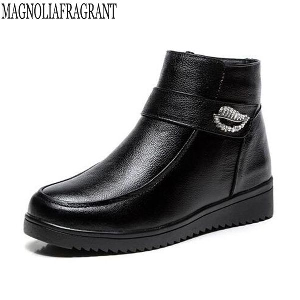 2019 new mother shoes leather warm middle-aged women's shoes fashion flat boots side zipper short boot simple woman boots mm115, Black
2019 new mother shoes leather warm middle-aged women's shoes fashion flat boots side zipper short boot simple woman boots mm115, Black