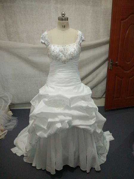 elegant taffeta long a-line beaded ruched wedding dresses women ivory bridal gown lace up strapless wedding gowns with veil, White
elegant taffeta long a-line beaded ruched wedding dresses women ivory bridal gown lace up strapless wedding gowns with veil, White