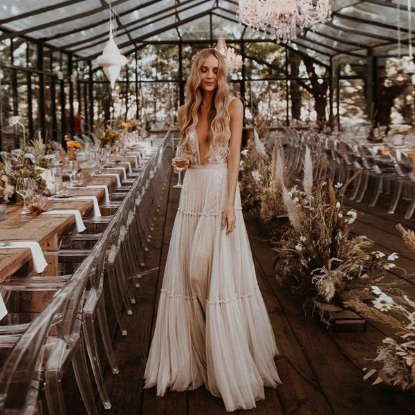 2019 bohemian a-line long wedding dresses v-neck lace appliques ruched skirt summer bridal wear country beach wedding gowns, White
2019 bohemian a-line long wedding dresses v-neck lace appliques ruched skirt summer bridal wear country beach wedding gowns, White
