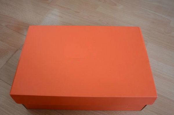 The fee for the shoes box you want value $5