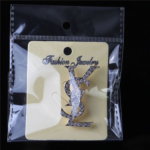 Unisex Fashion Europe and America Luxury Designer Pins Brooches Gold Plated Latter Brooches Pins for Men Women for Party Wedding Nice G
Unisex Fashion Europe and America Luxury Designer Pins Brooches Gold Plated Latter Brooches Pins for Men Women for Party Wedding Nice G