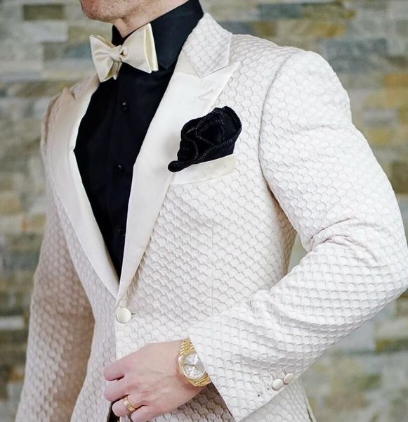 brand new ivory jacquard men wedding tuxdos peak lapel two button side vent groom tuxedos men business dinner prom blazer(jacket+pants+tie)1, Black;gray
brand new ivory jacquard men wedding tuxdos peak lapel two button side vent groom tuxedos men business dinner prom blazer(jacket+pants+tie)1, Black;gray