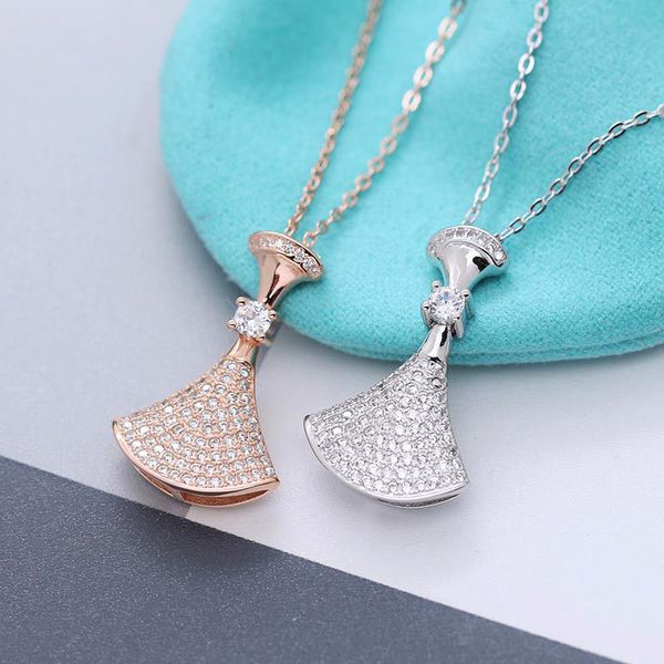 18k rose gold or white gold plating sterling silver princess skirt pendant necklace whole skirt setting shiny cz length 42-45cm
18k rose gold or white gold plating sterling silver princess skirt pendant necklace whole skirt setting shiny cz length 42-45cm