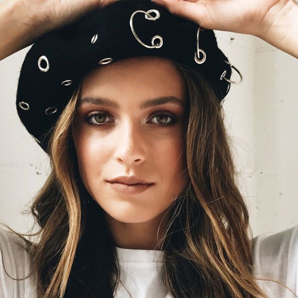 2018 autumn winter vintage caps women wool beret hat hip hop punk metal ring hoop beret flat cap elegant female french hats, Blue;gray
2018 autumn winter vintage caps women wool beret hat hip hop punk metal ring hoop beret flat cap elegant female french hats, Blue;gray