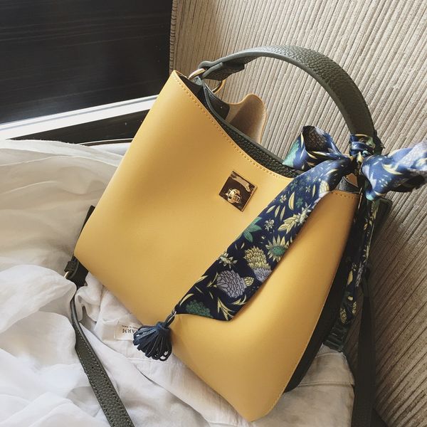 large-capacity simple fashion women's handbags korean multi-function handbag tide temperament 2019 new shoulder bag
large-capacity simple fashion women's handbags korean multi-function handbag tide temperament 2019 new shoulder bag